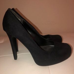 Kardashian kollection black suede heel.